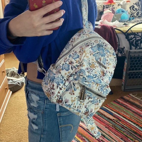 Steve Madden backpack - Picture 3 of 3